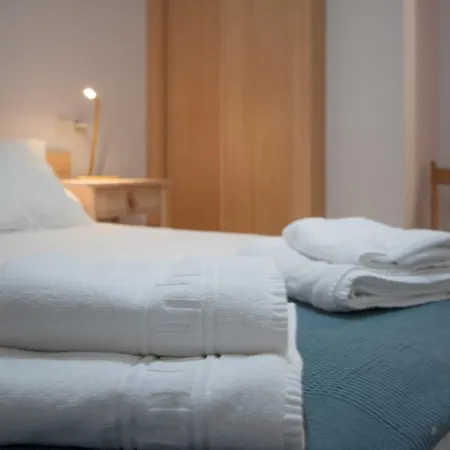 Apartment Esguil, Con Piscina, A 3 Km De La Playa Vut-2995-as